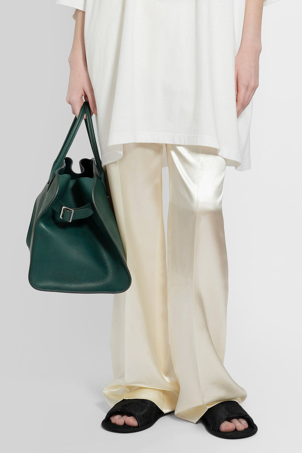 THE ROW WOMAN OFF-WHITE TROUSERS