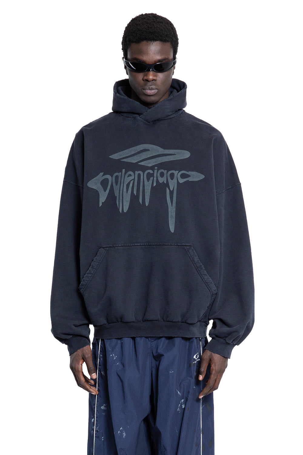 BALENCIAGA MAN BLACK SWEATSHIRTS