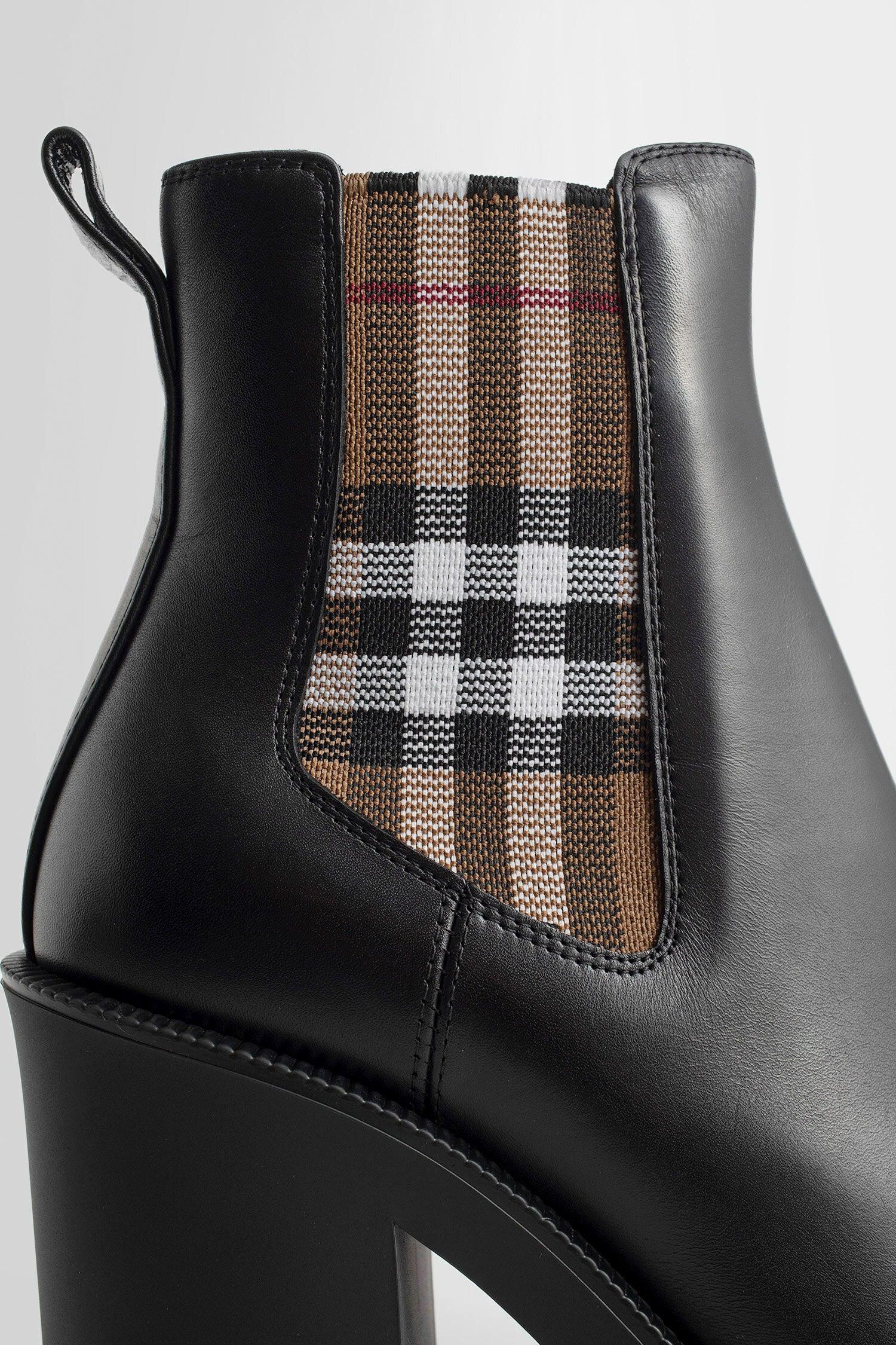 BURBERRY WOMAN BLACK BOOTS - Antonioli.eu