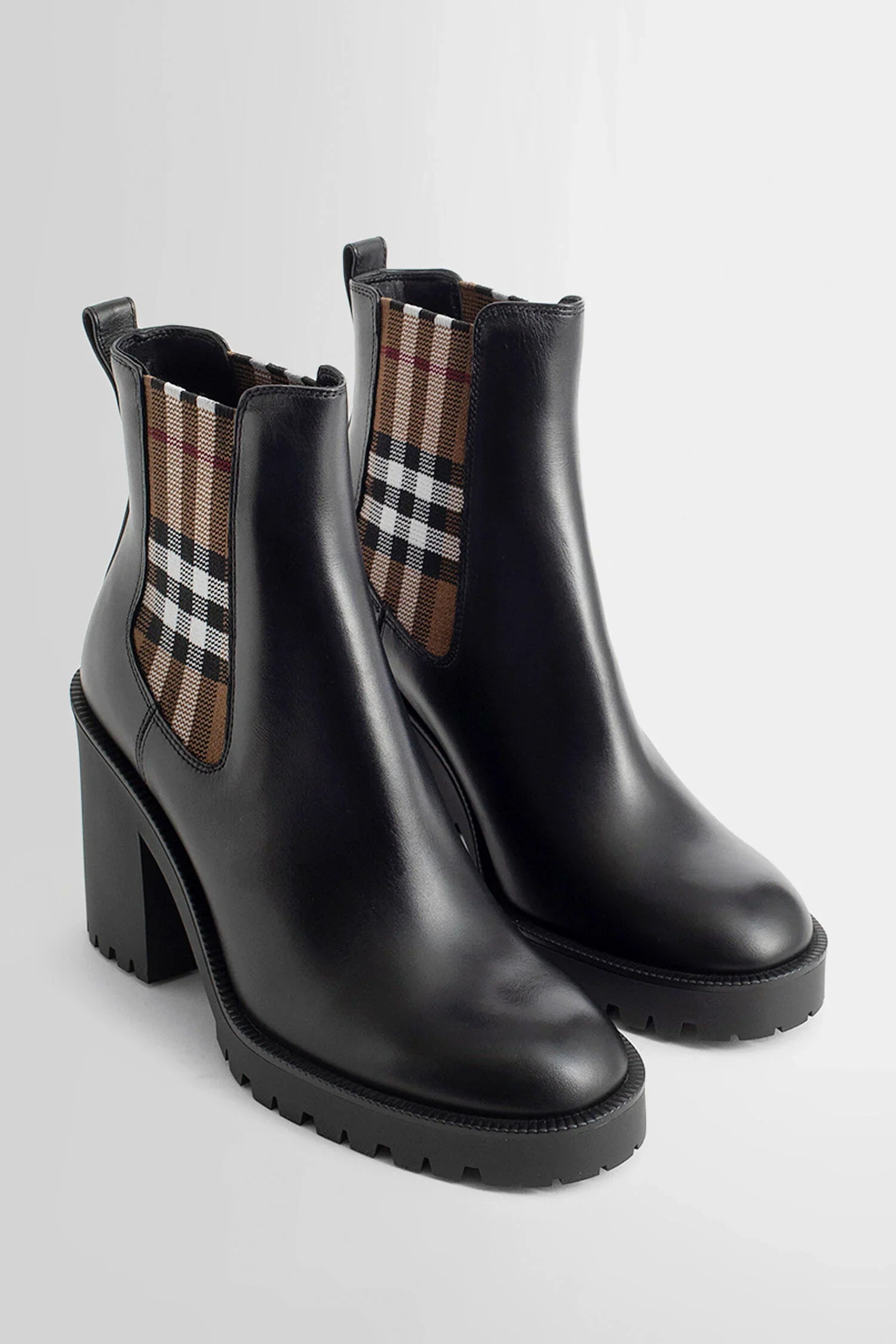BURBERRY WOMAN BLACK BOOTS - Antonioli.eu
