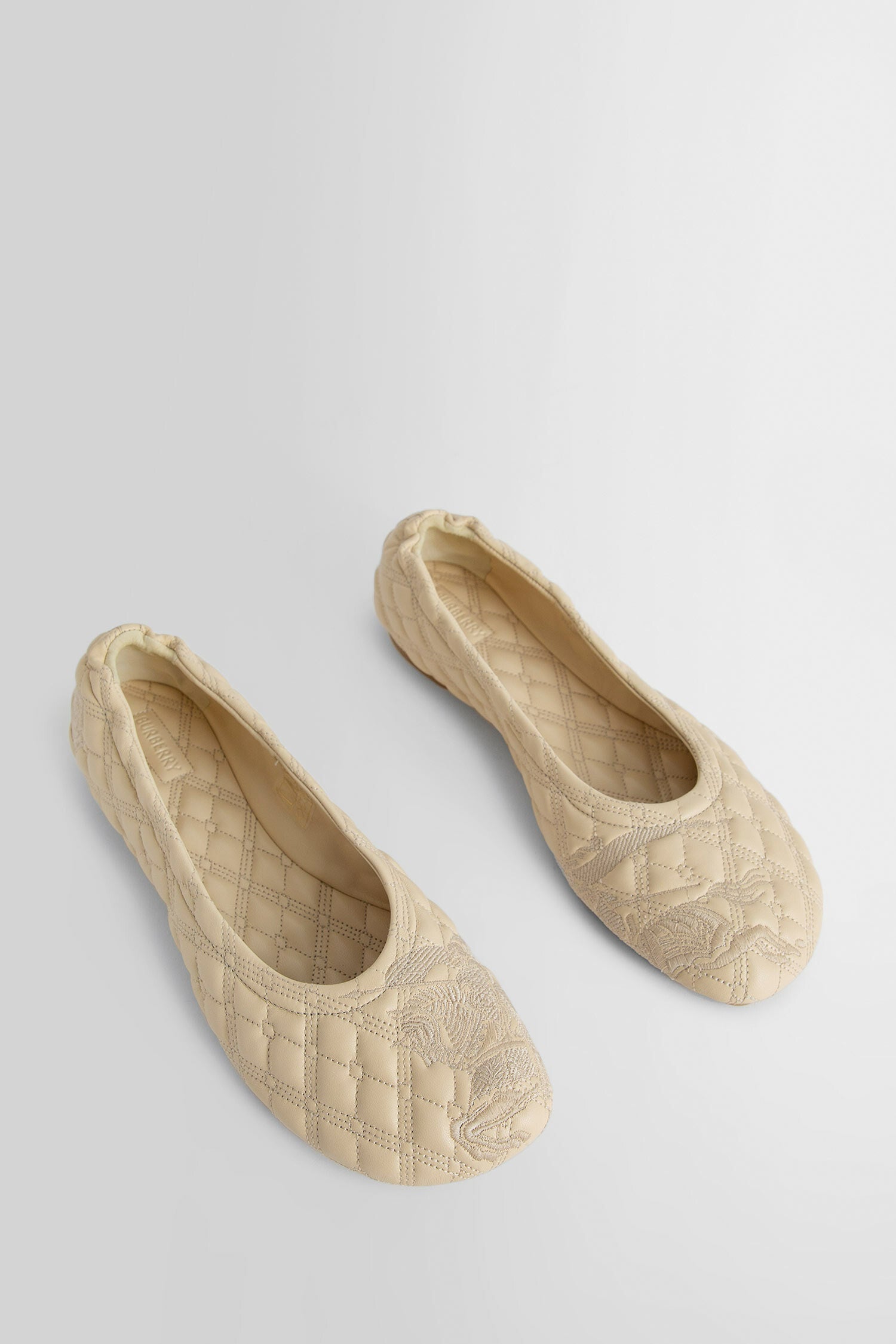 BURBERRY WOMAN BEIGE FLATS