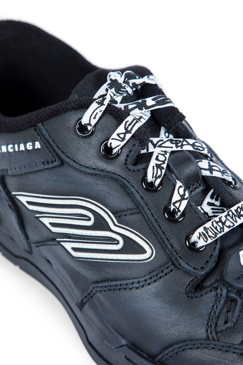 BALENCIAGA Hamptons Worn-Out Sneakers man