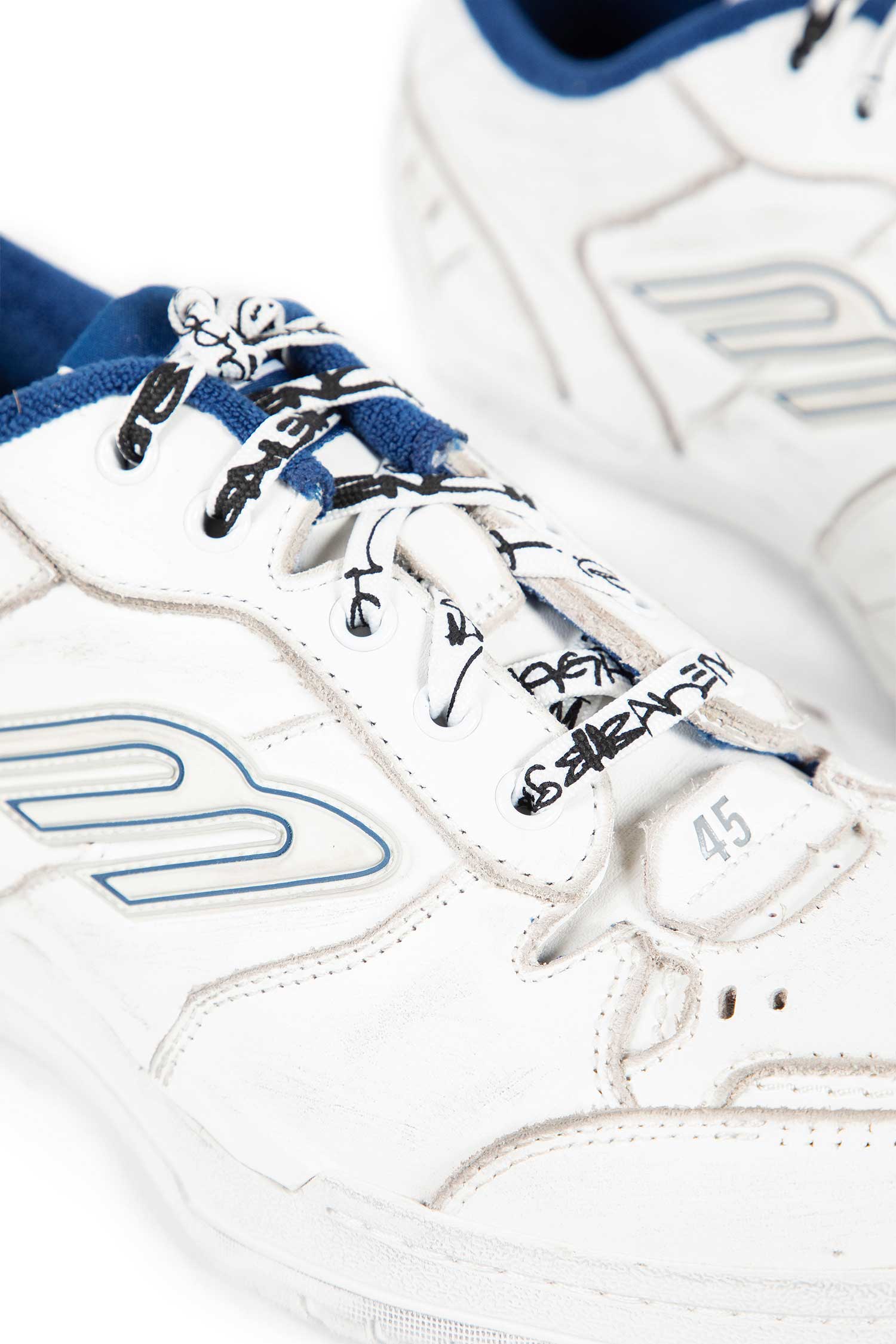 hamptons Worn-Out Sneakers