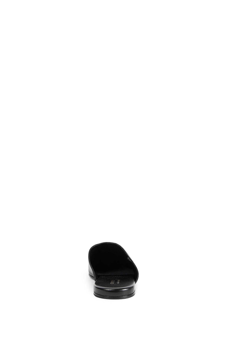 GUCCI MAN BLACK SANDALS & SLIDES