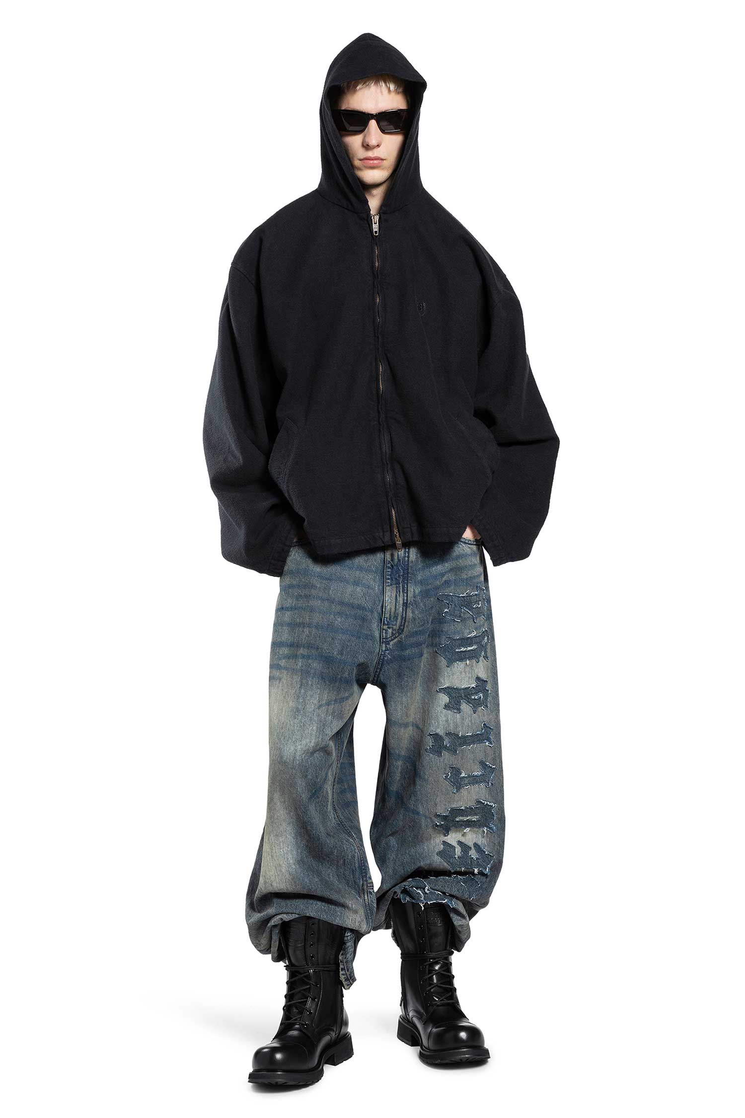 Minimal Baggy Jeans