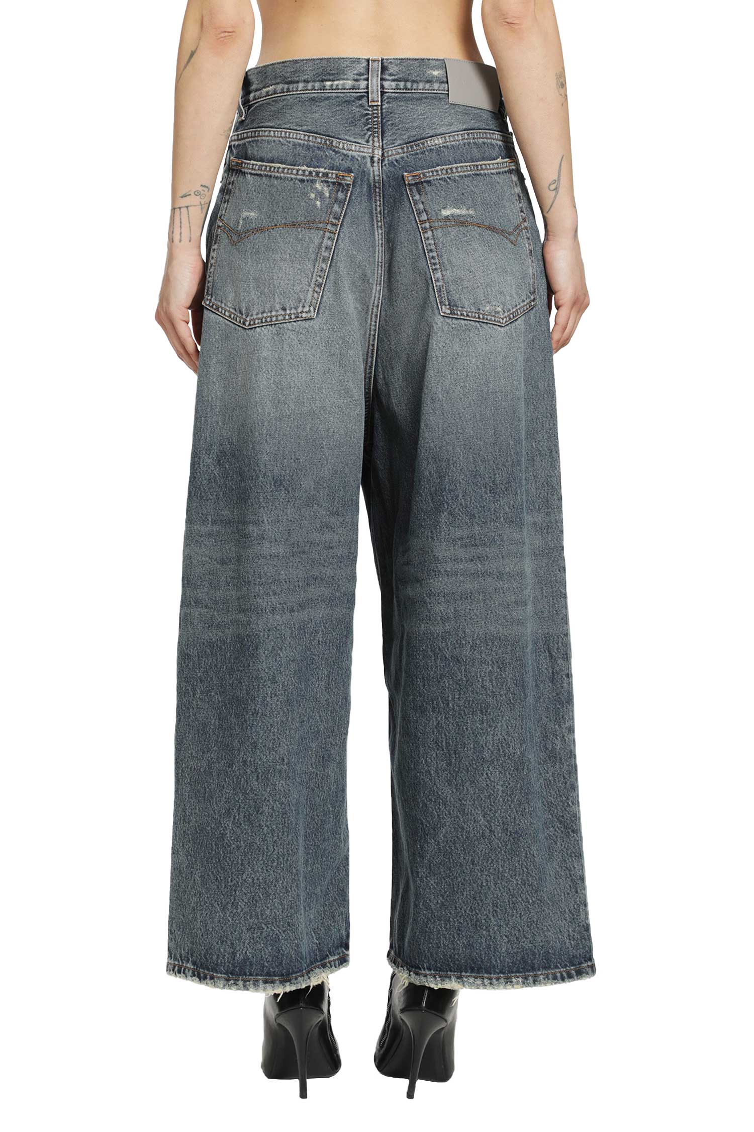 Low Crotch Baggy Jeans