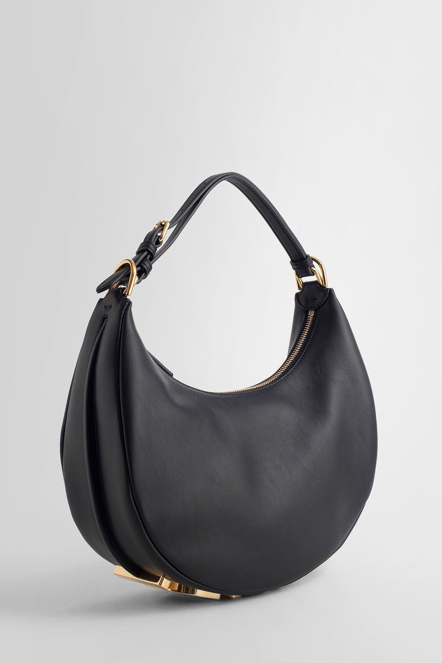 FENDI WOMAN BLACK SHOULDER BAGS