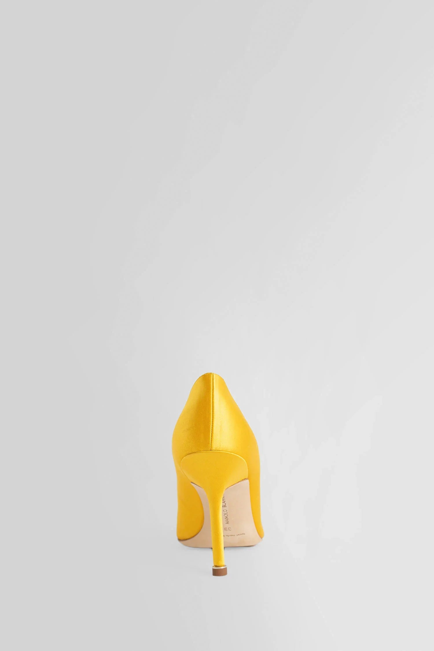 MANOLO BLAHNIK WOMAN YELLOW PUMPS - Antonioli.eu