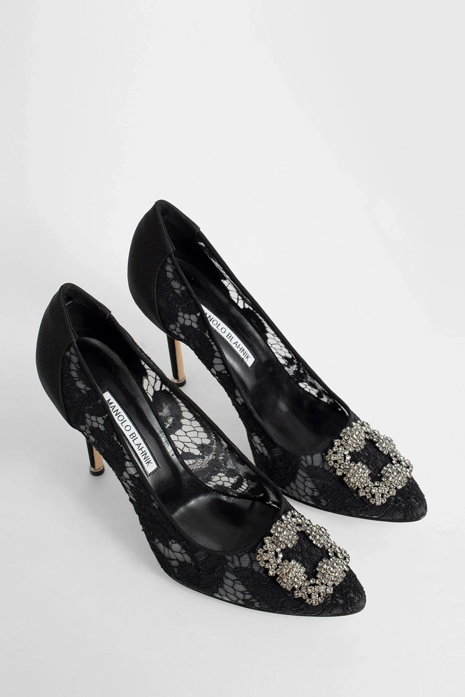 MANOLO BLAHNIK WOMAN BLACK PUMPS - Antonioli.eu