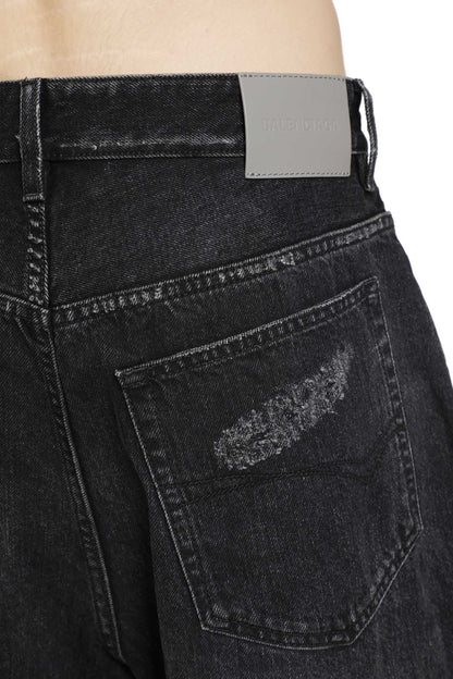 Curved Jeans