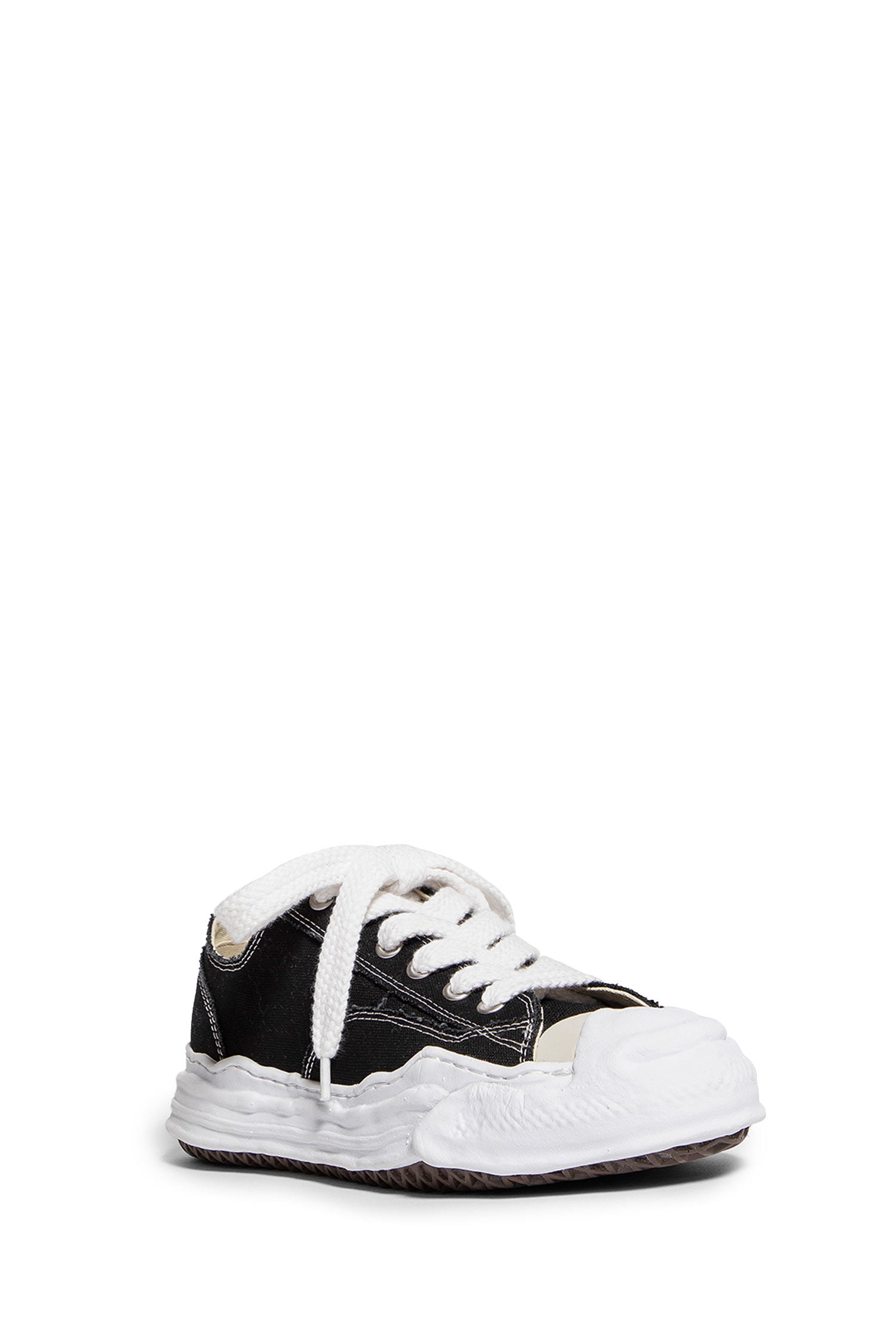 MAISON MIHARA YASUHIRO UNISEX BLACK&WHITE SNEAKERS