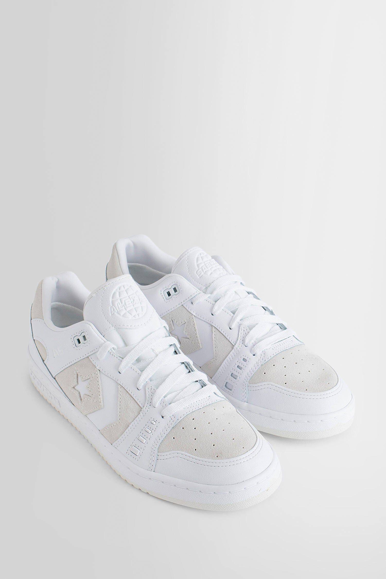 CONVERSE UNISEX WHITE SNEAKERS