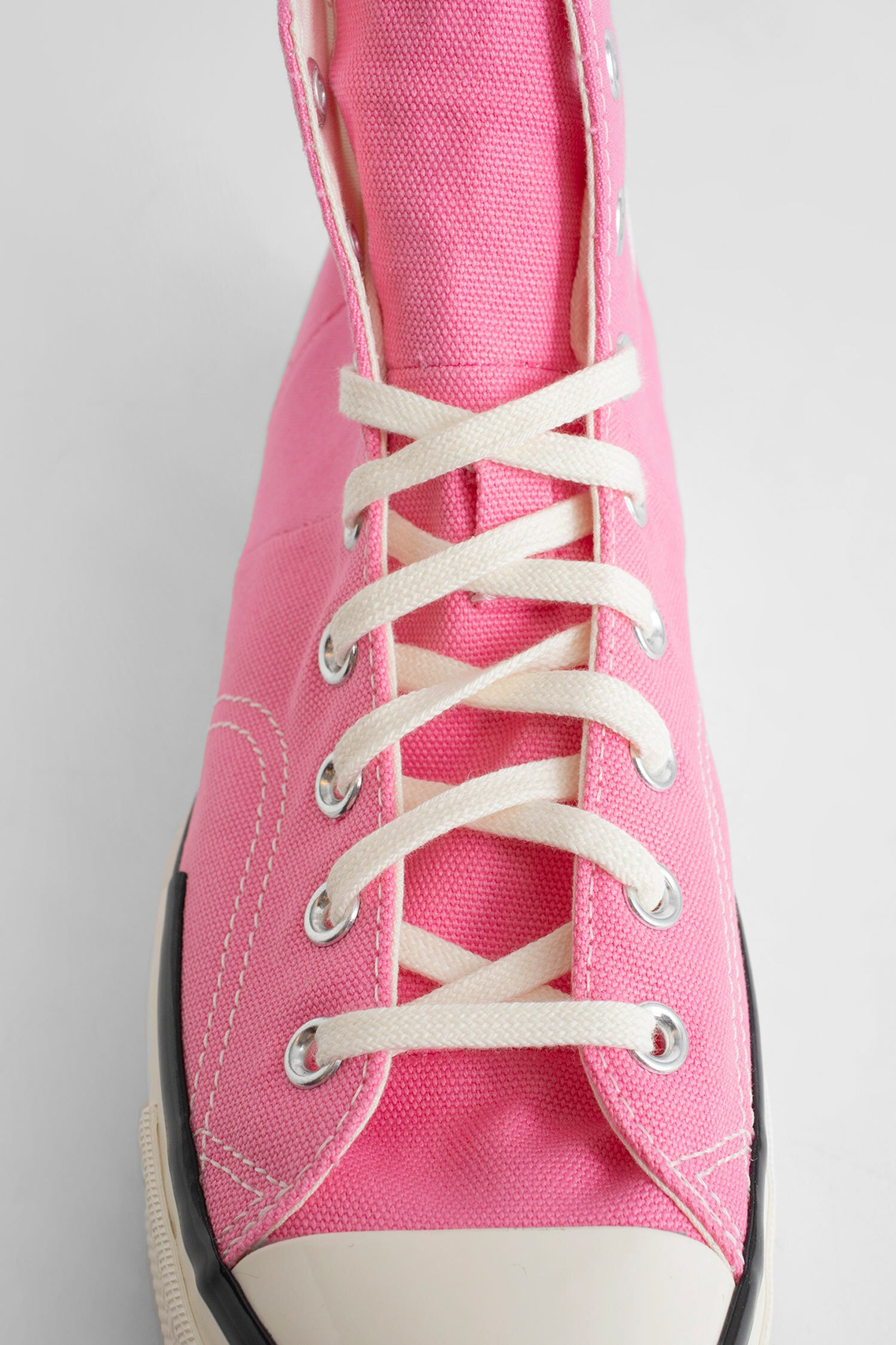 CONVERSE UNISEX PINK SNEAKERS