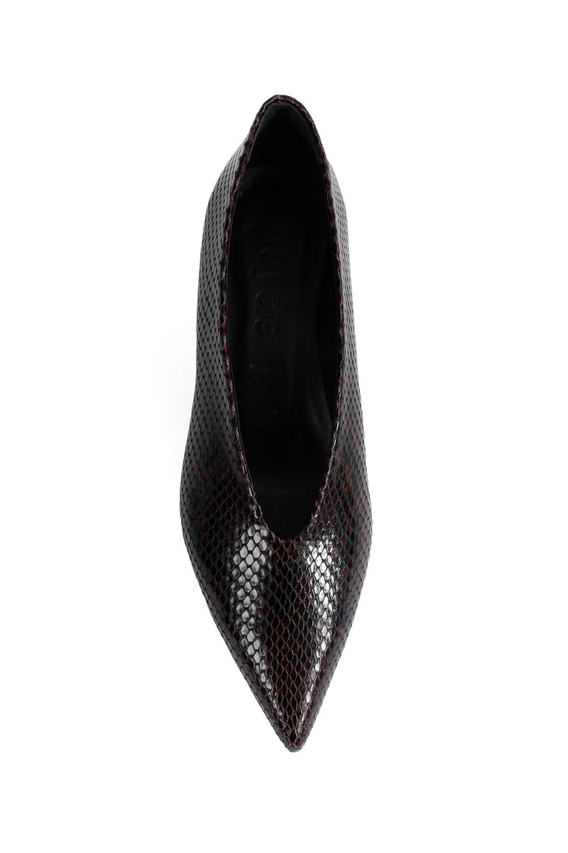 AEYDE Clara Pointed-Toe Pumps woman