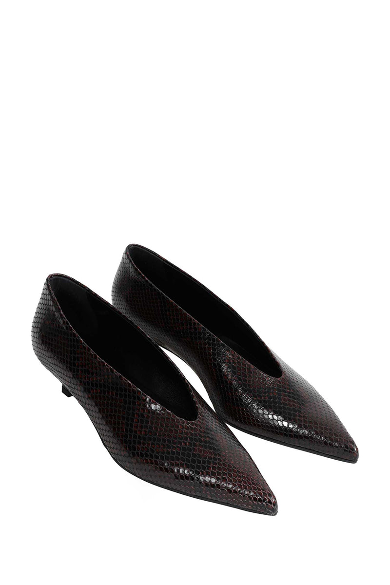 AEYDE Clara Pointed-Toe Pumps woman