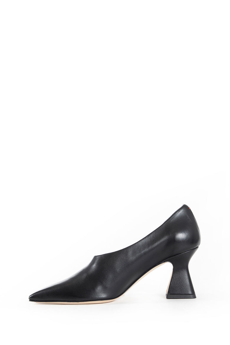 Nova Regal Pumps