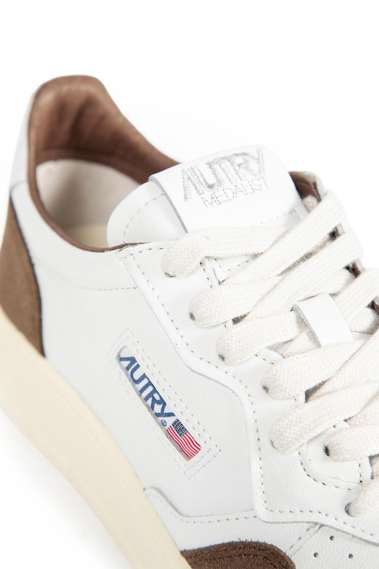Medalist Low Sneakers