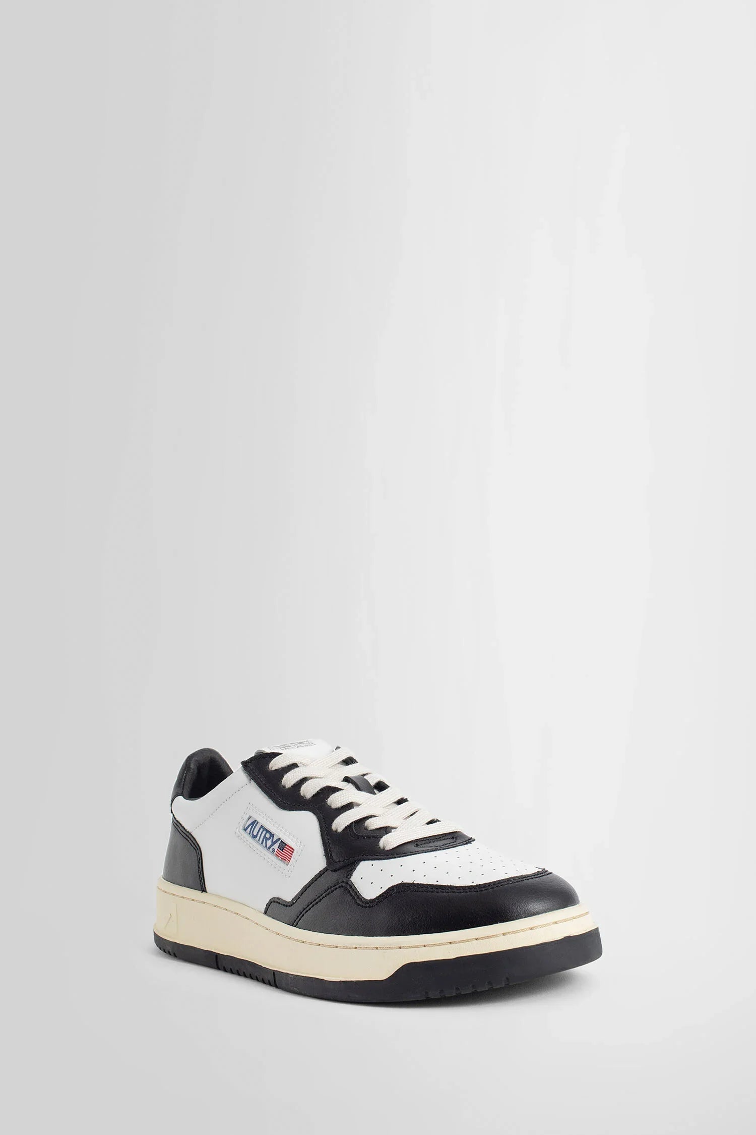 AUTRY MAN BLACK&WHITE SNEAKERS - Antonioli.eu