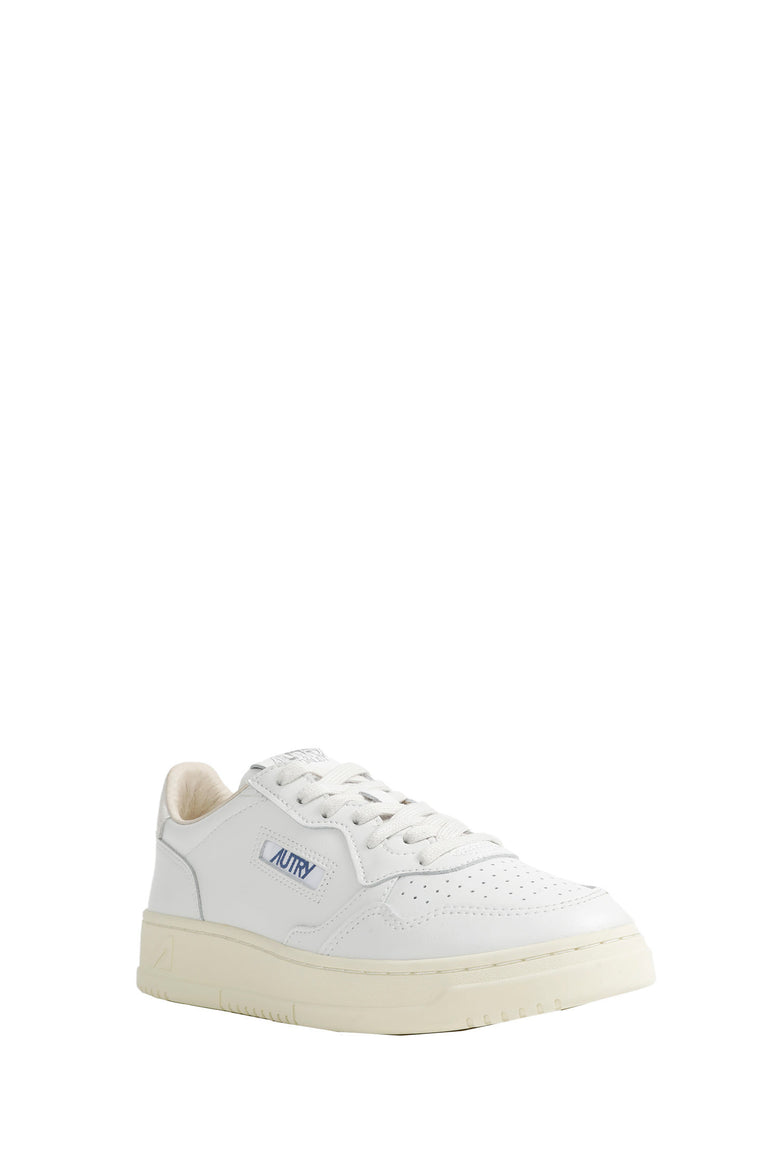 
              AUTRY Medalist Low Sneakers woman
            