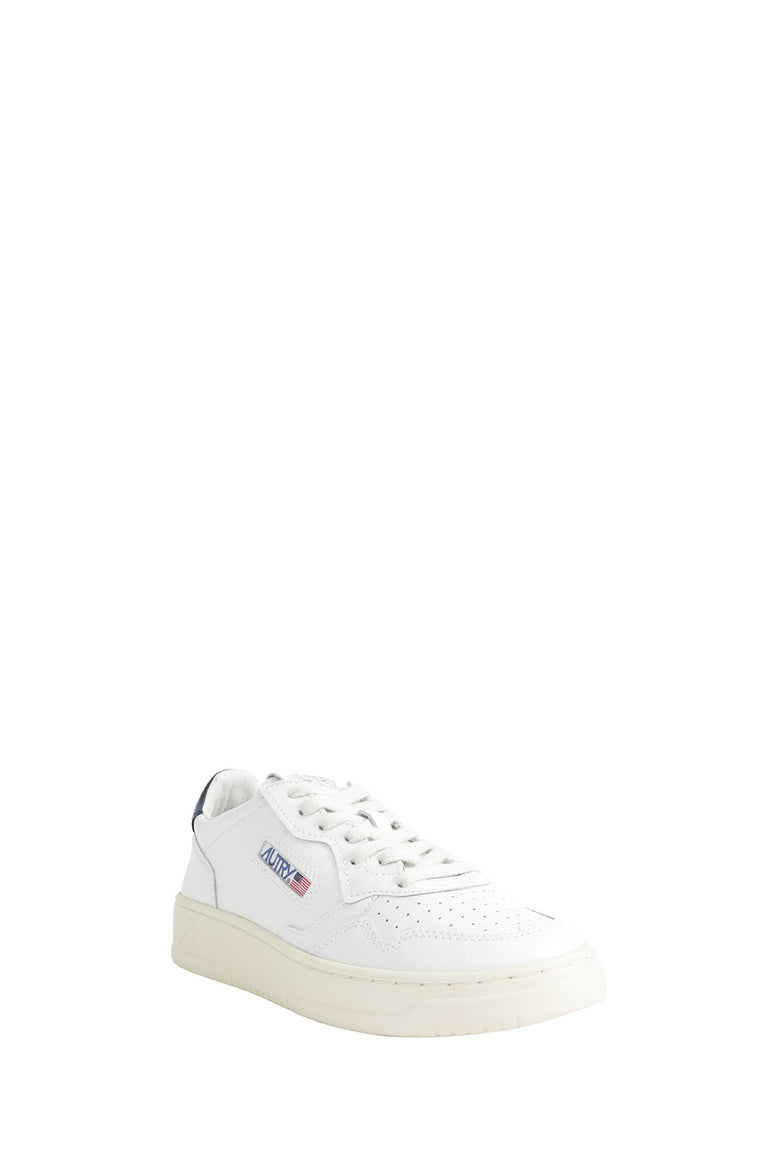 
              AUTRY Medalist Low Sneakers woman
            