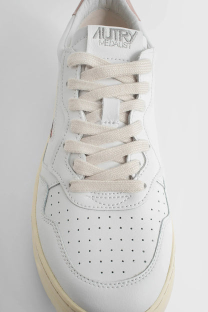 AUTRY WOMAN WHITE SNEAKERS - Antonioli.eu