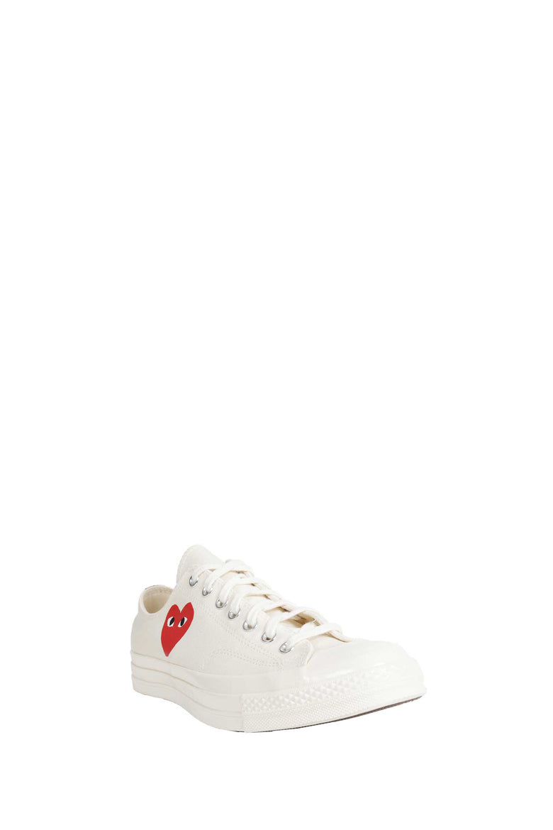 
              COMME DES GARCONS PLAY Small Red Heart Low Top Sneakers unisex
            