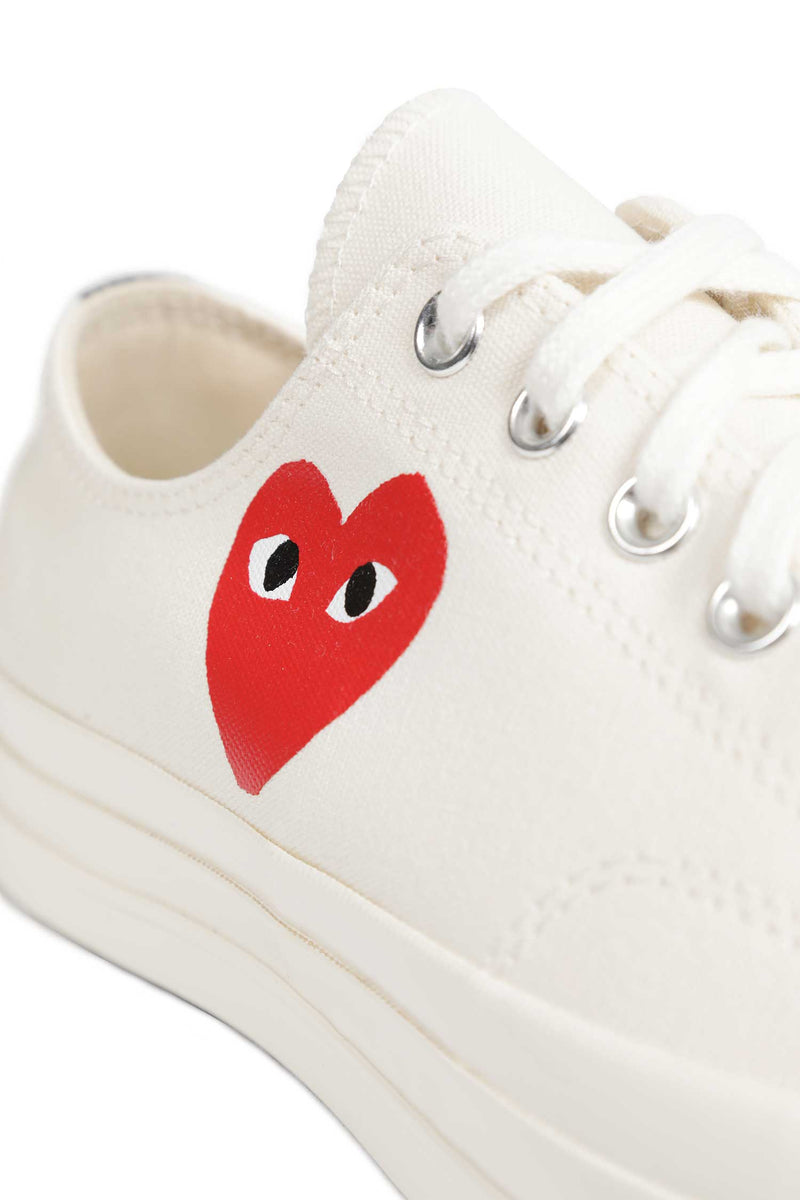 COMME DES GARCONS PLAY Small Red Heart Low Top Sneakers unisex