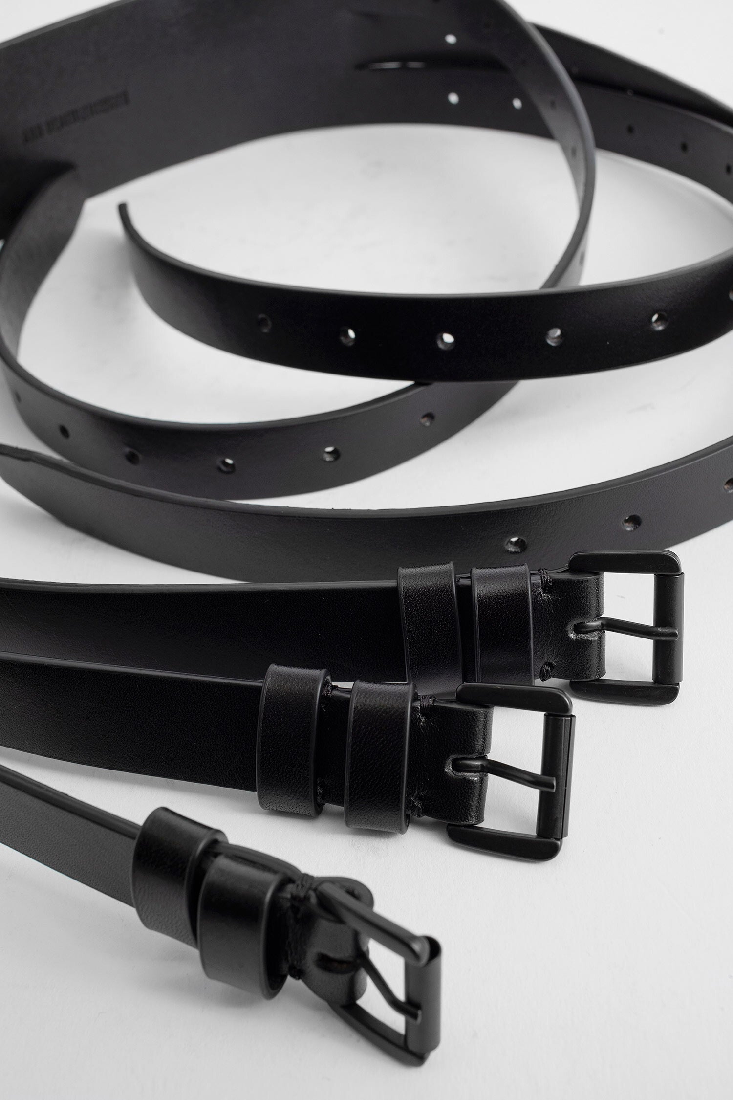 ANN DEMEULEMEESTER UNISEX BLACK BELTS