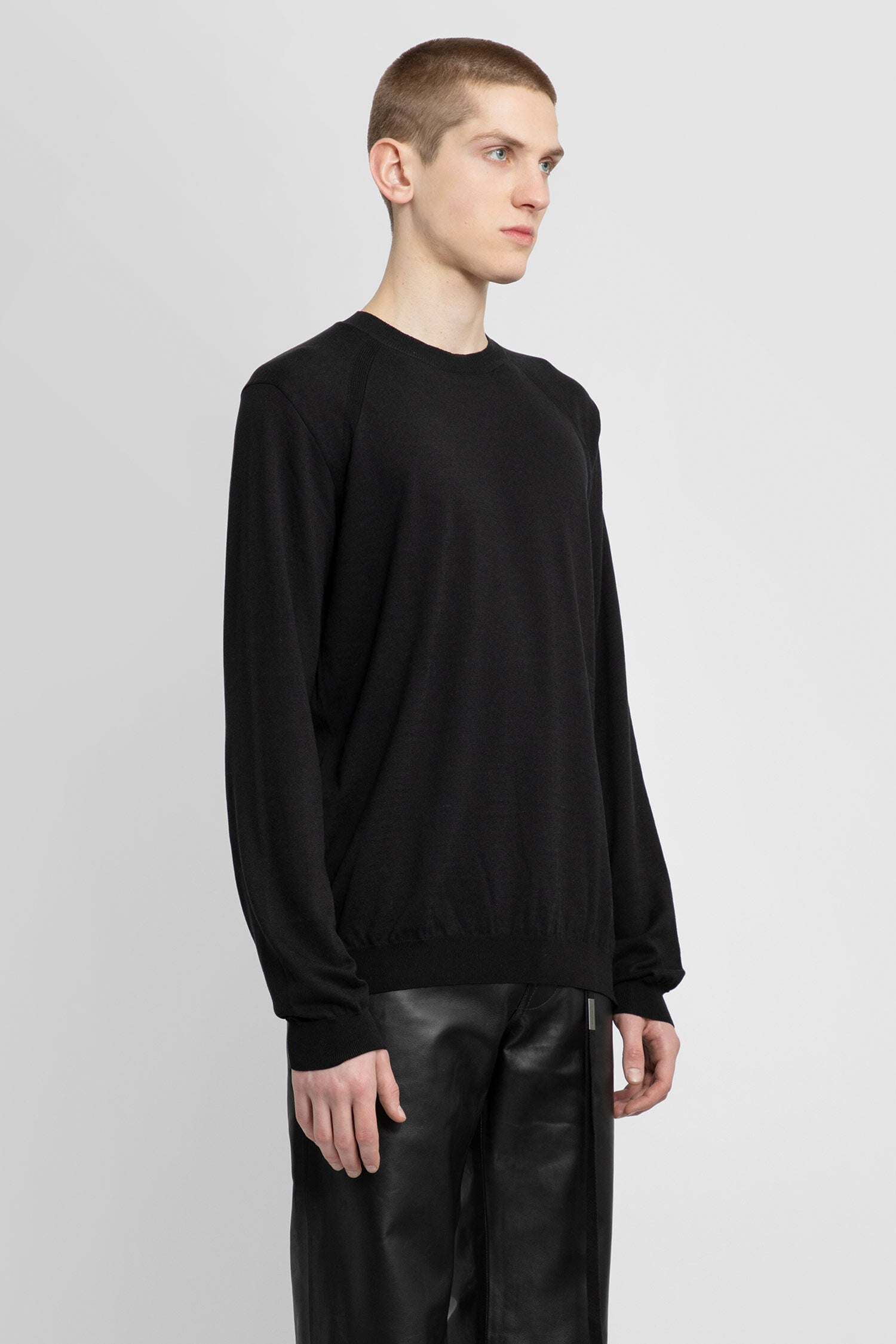 ANN DEMEULEMEESTER MAN BLACK KNITWEAR