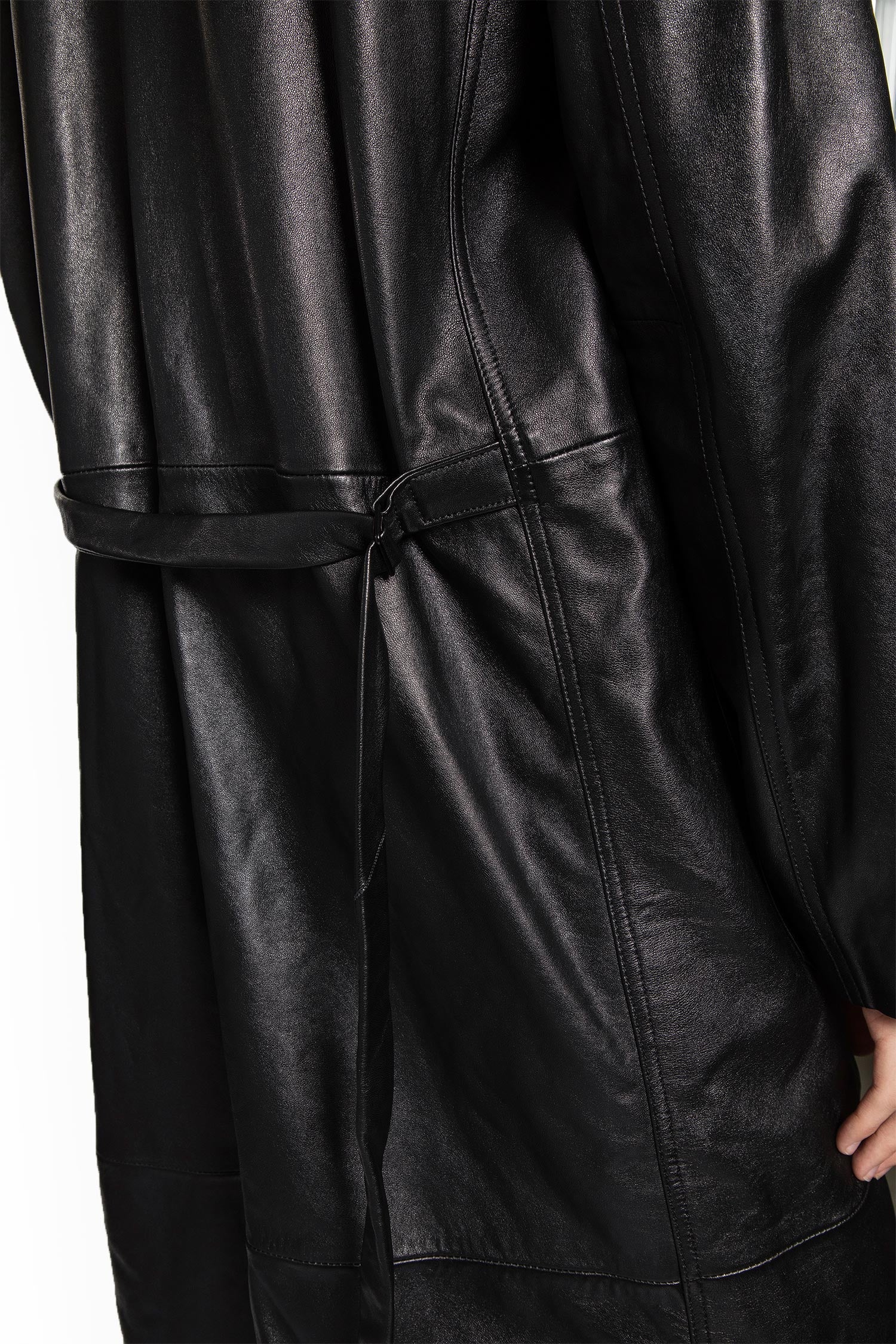 Adonis Coat in Satin Structured Leather