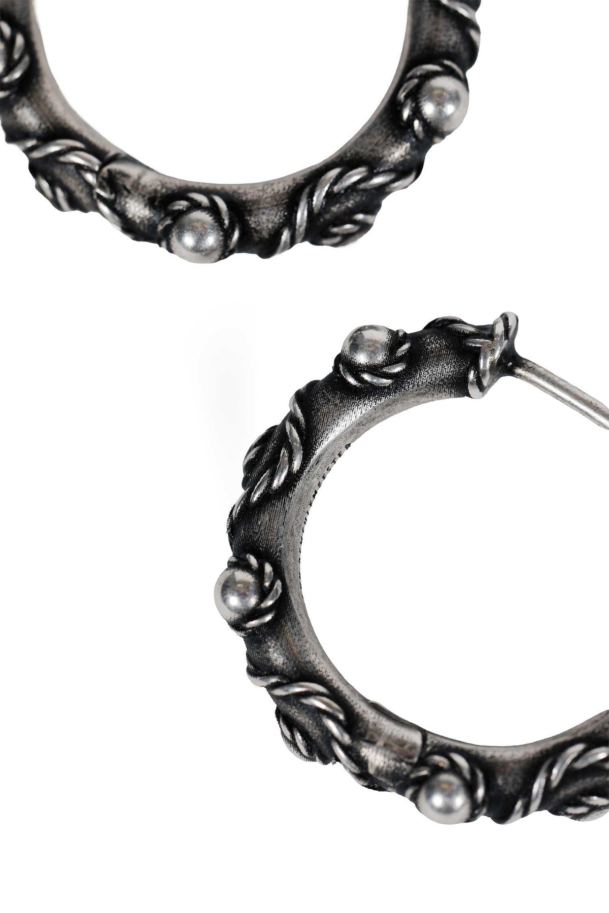 Lone Grained Hoop Earrings