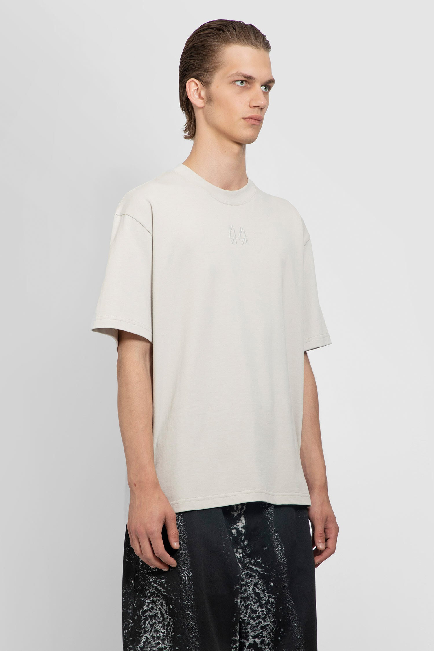 44 LABEL GROUP MAN OFF-WHITE T-SHIRTS & TANK TOPS