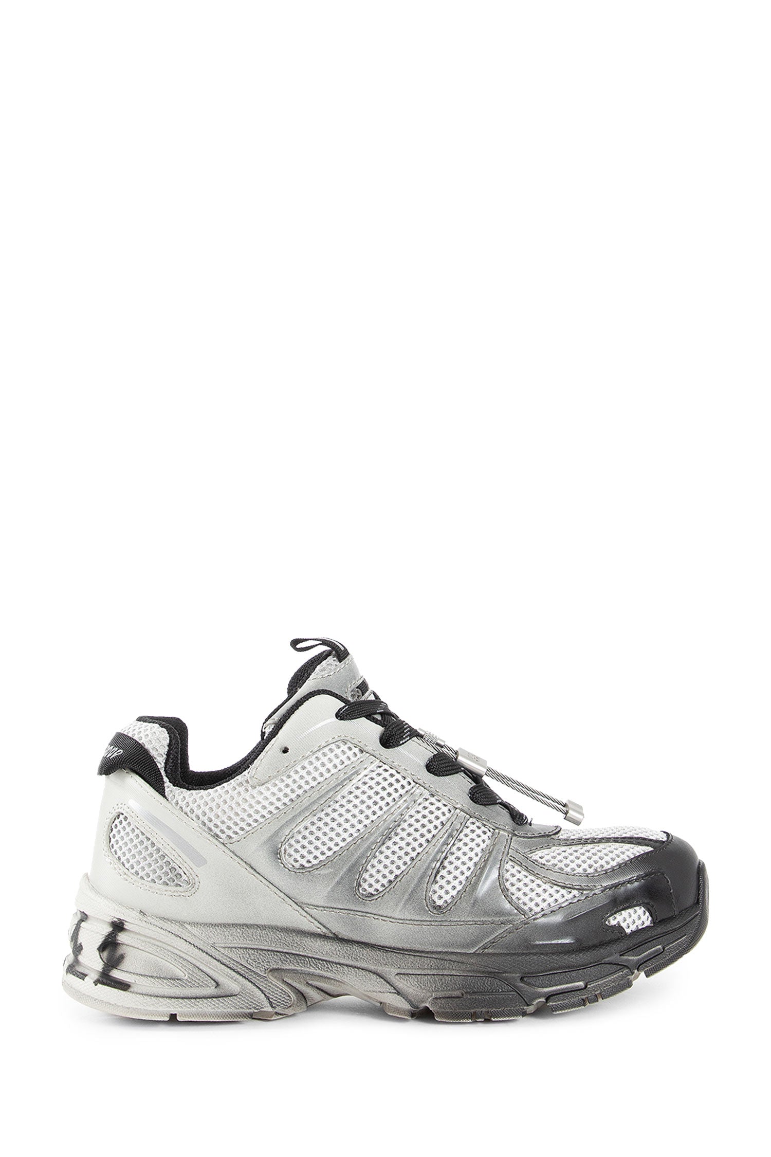 Dragger Sneakers