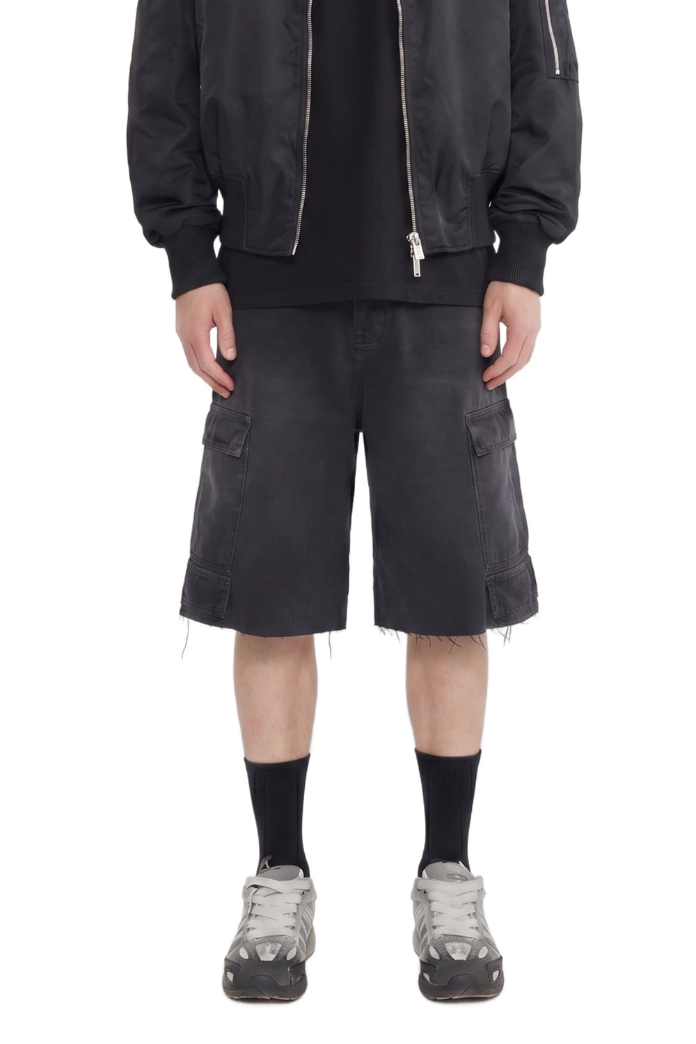 44 LABEL GROUP Raw Cargo DMTH man