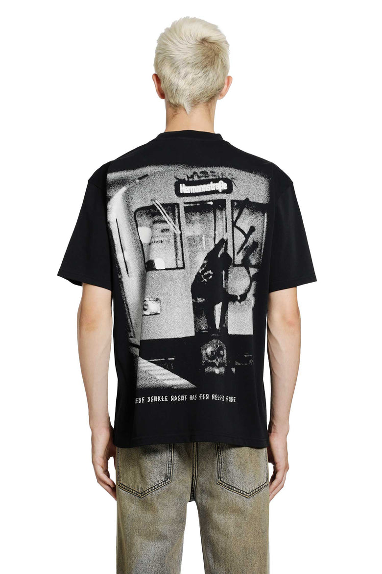 
              44 LABEL GROUP Hermannstrasse Standard T-Shirt man
            