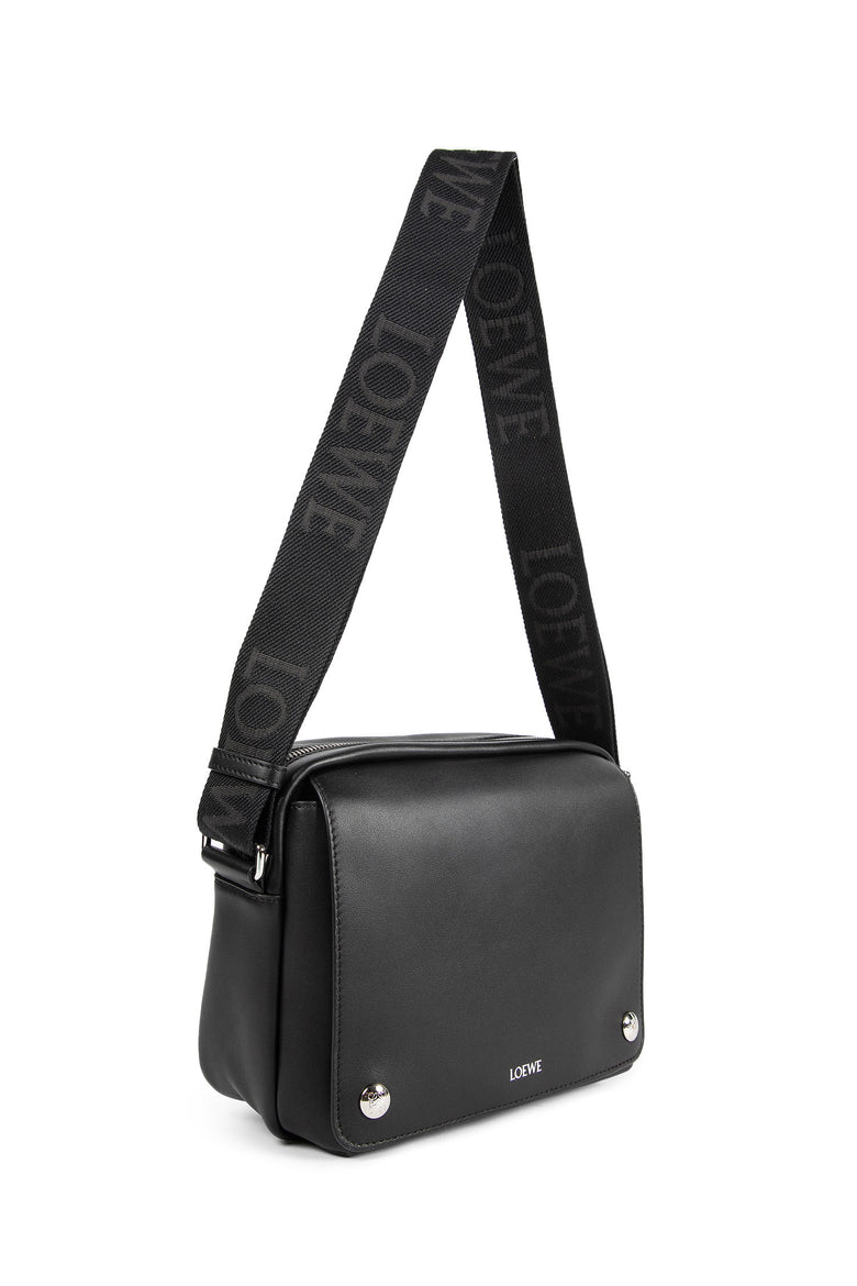 Medium Pebble Messenger Bag