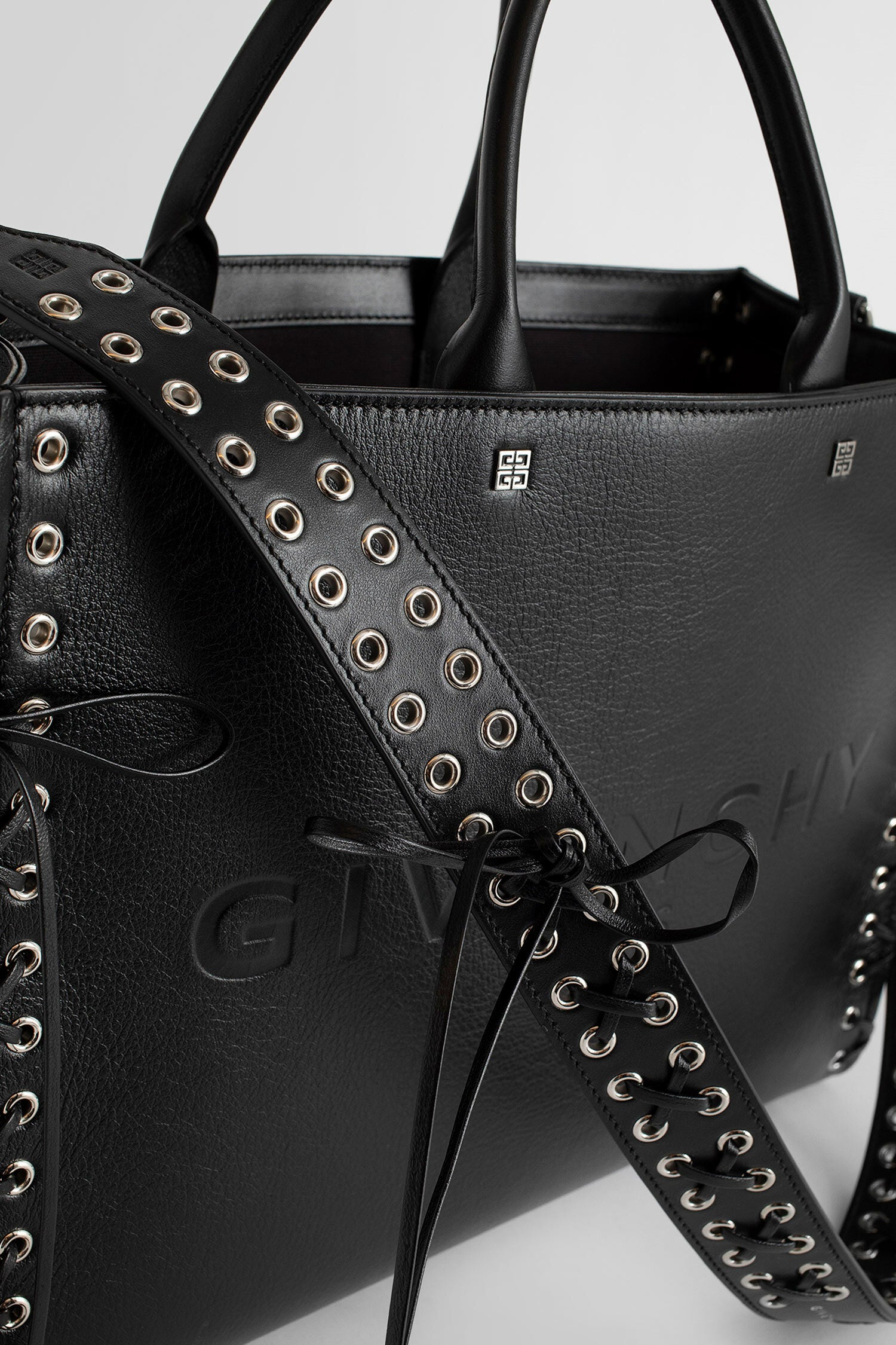 GIVENCHY WOMAN BLACK TOTE BAGS