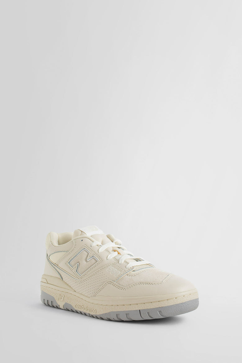 NEW BALANCE UNISEX WHITE SNEAKERS