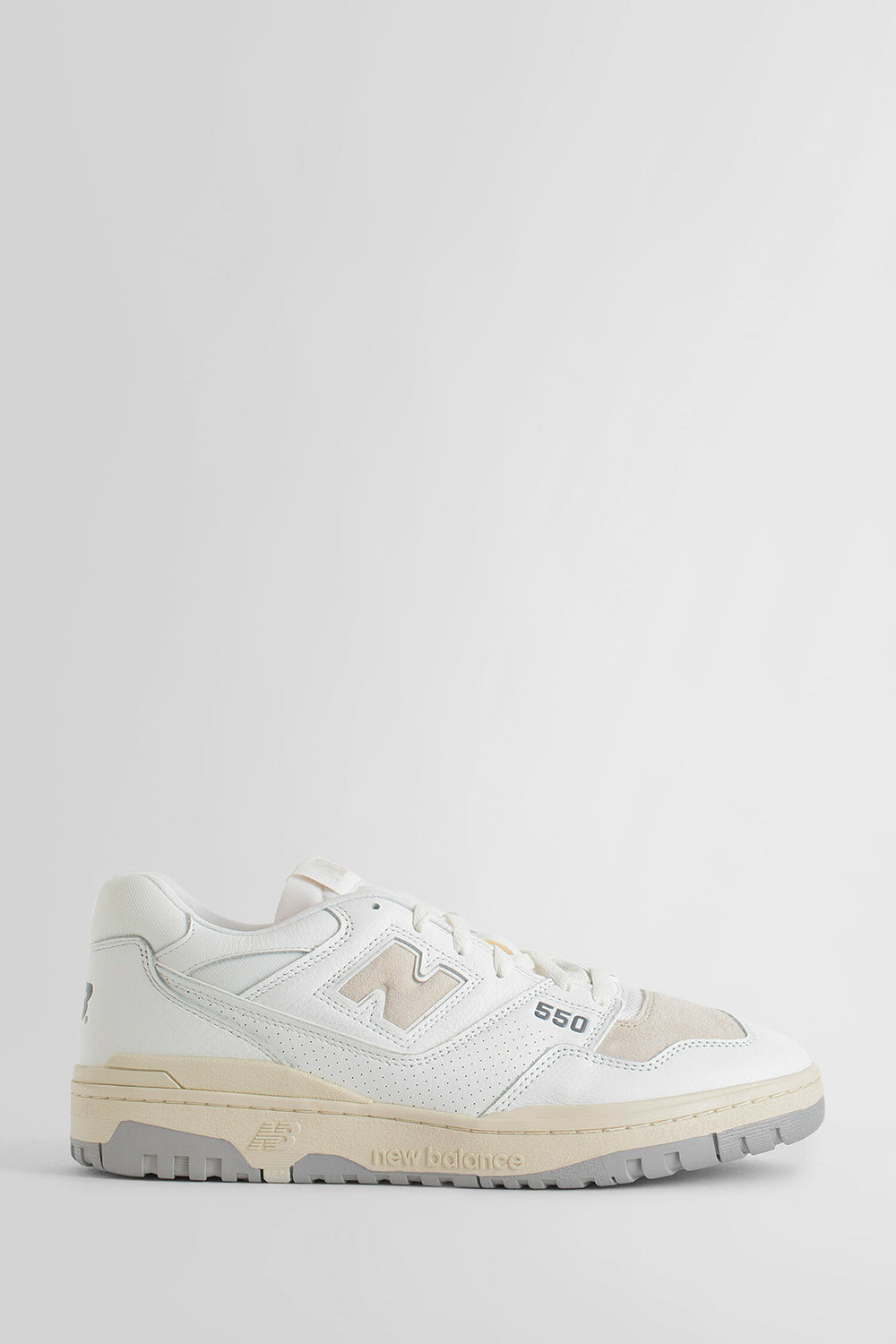 NEW BALANCE UNISEX WHITE SNEAKERS