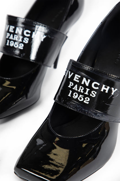 Sliced Square Tape Pumps