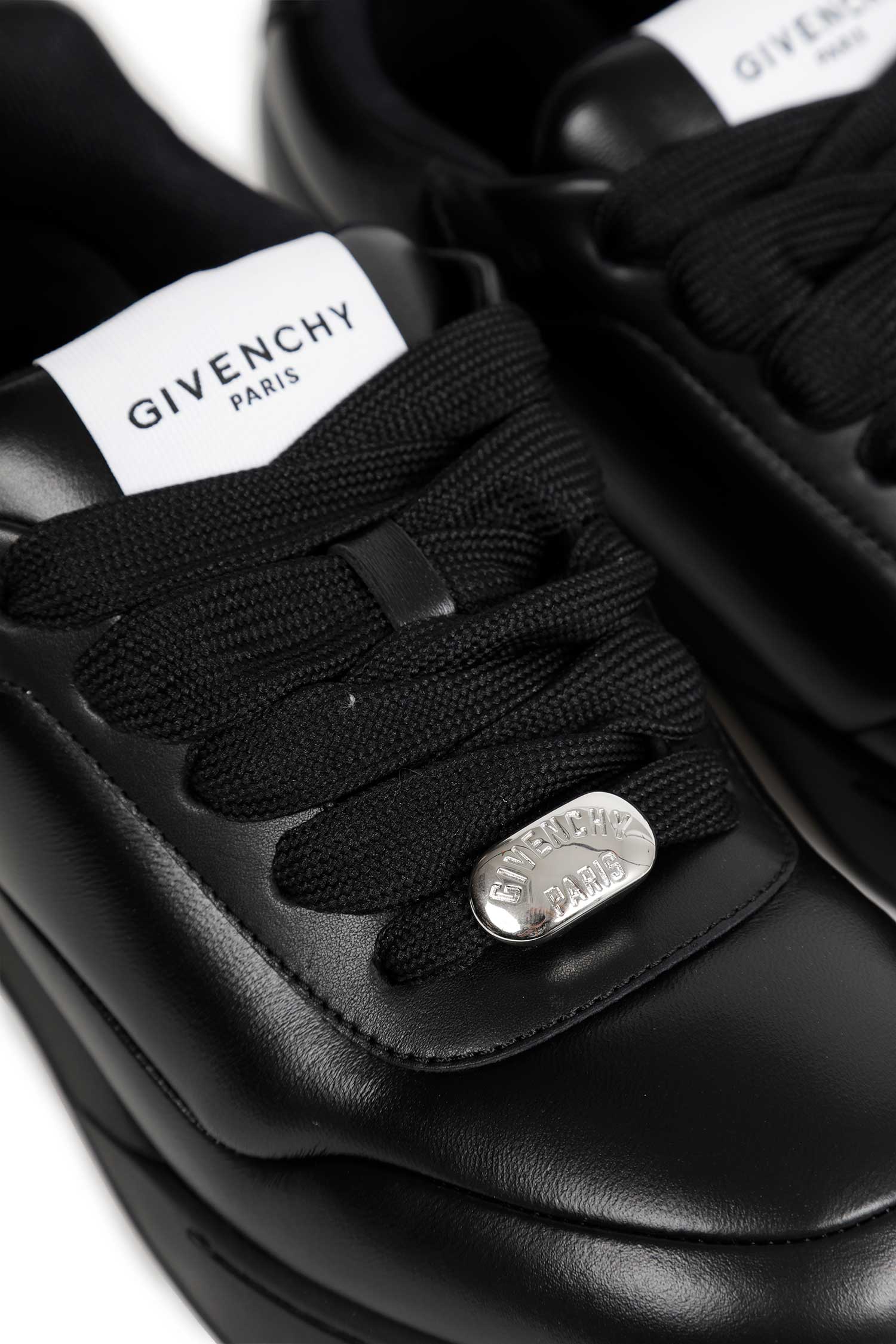 GIVENCHY Yard Sneakers man