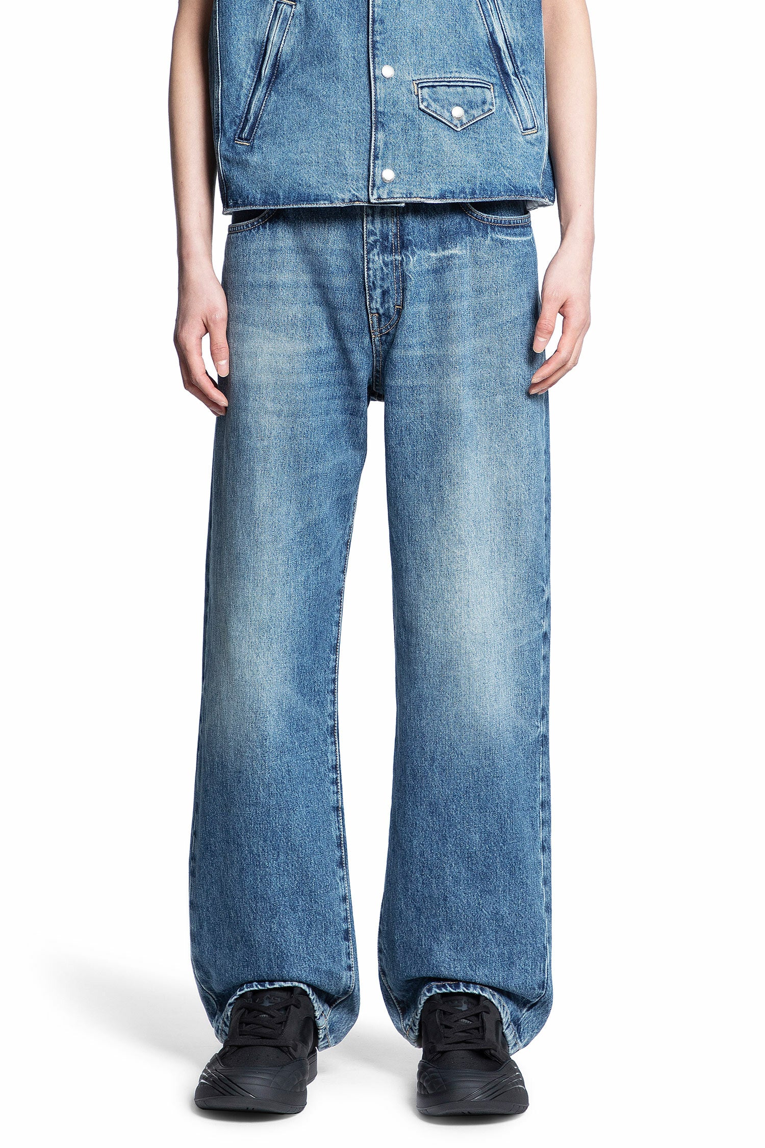 GIVENCHY MAN BLUE JEANS