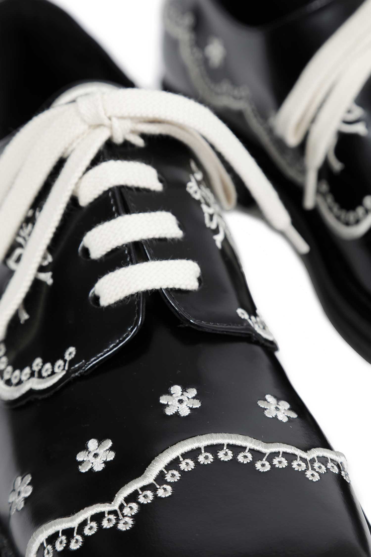 SIMONE ROCHA Floral Lace Brogues man