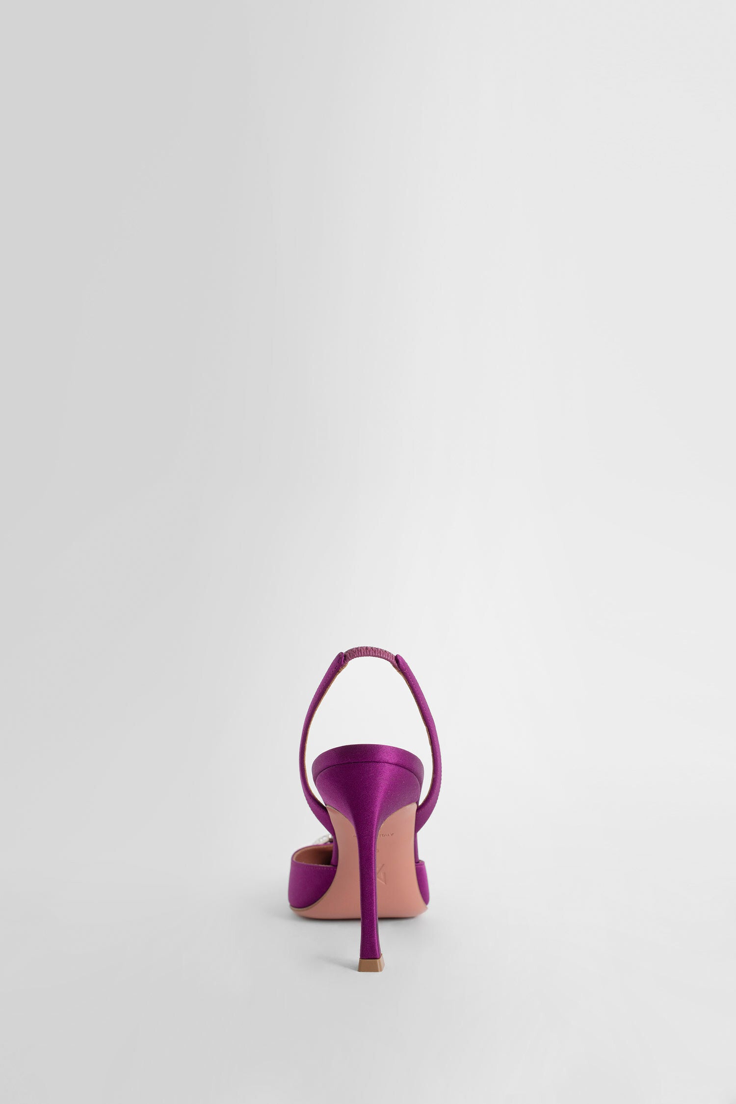 AMINA MUADDI WOMAN PURPLE PUMPS