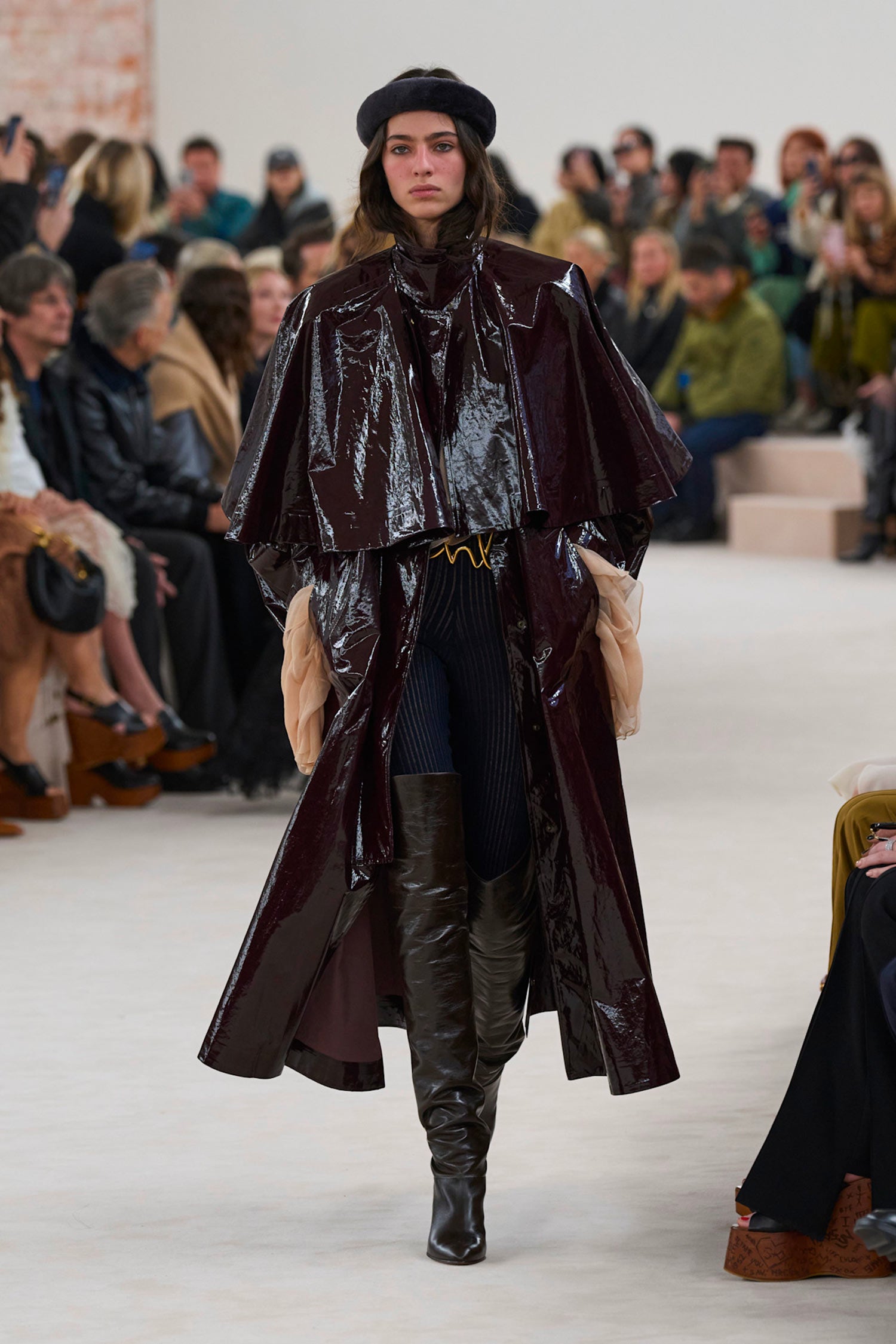 CHLOÉ WOMAN BROWN COATS