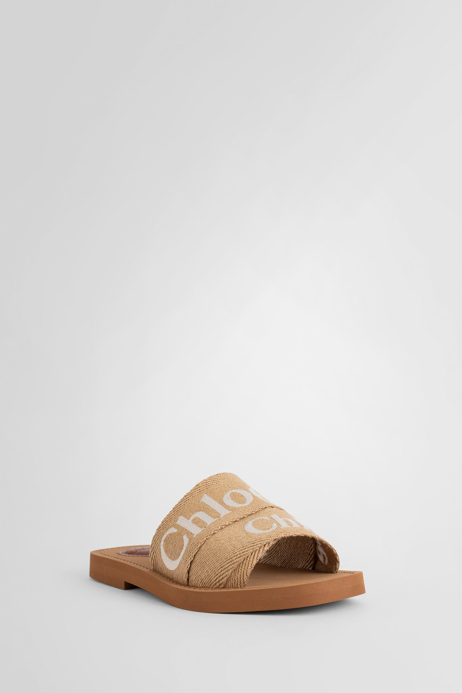 CHLOÉ WOMAN BEIGE SANDALS & SLIDES