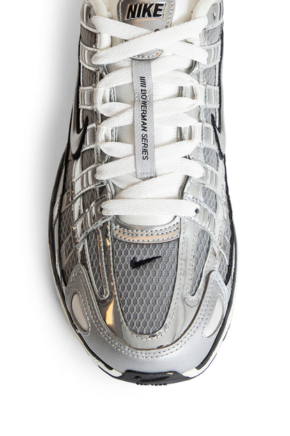 NIKE UNISEX SILVER SNEAKERS