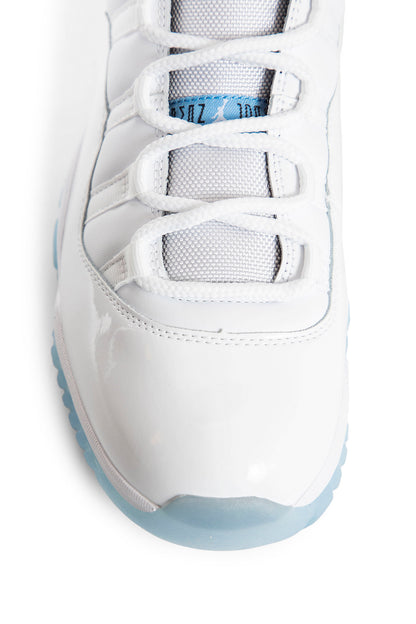 NIKE UNISEX WHITE SNEAKERS