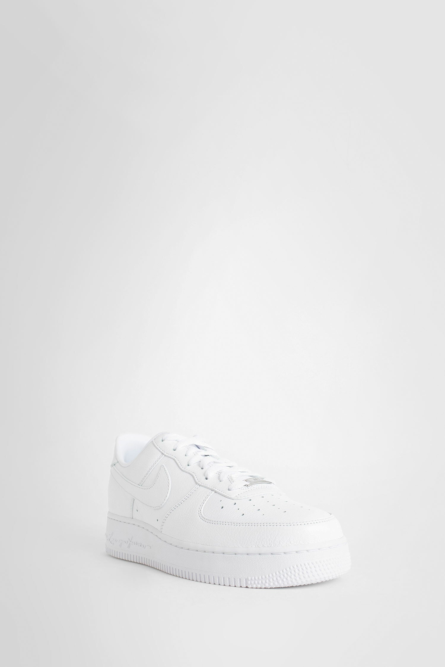 NIKE UNISEX WHITE SNEAKERS