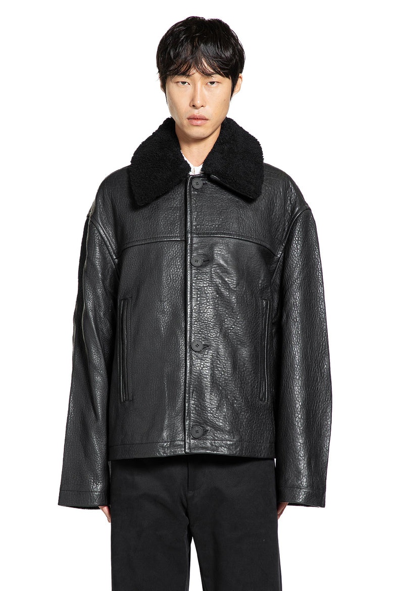 Chaqueta con cuello de piel de oveja 